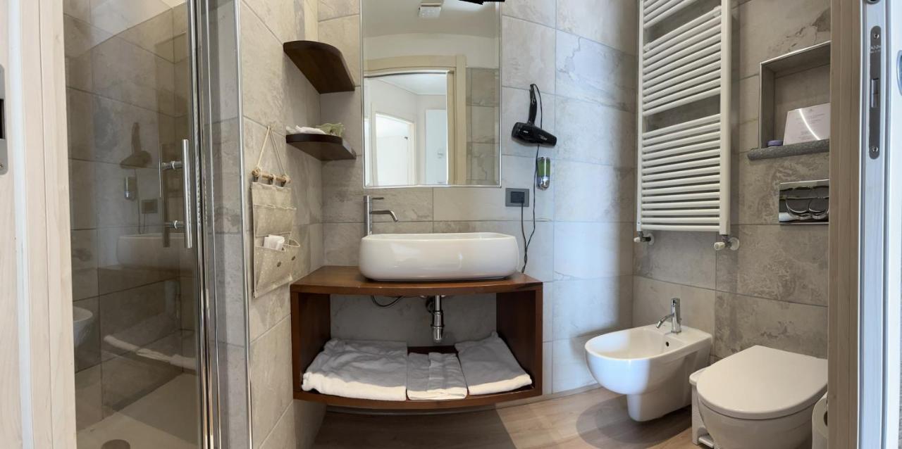 Carrù La Rocca Bed & Breakfast エクステリア 写真