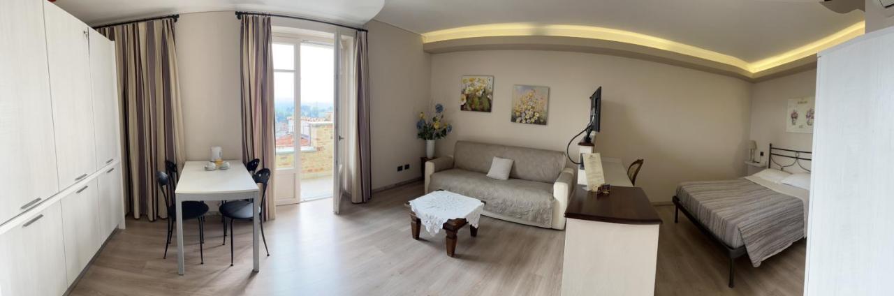 Carrù La Rocca Bed & Breakfast エクステリア 写真