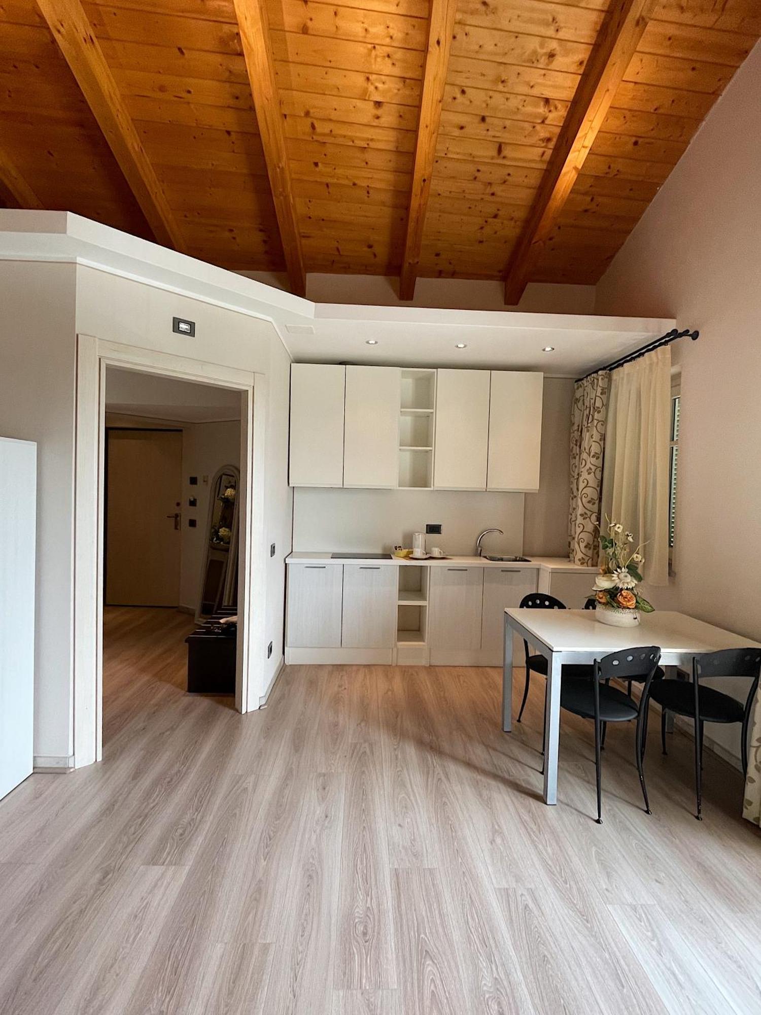 Carrù La Rocca Bed & Breakfast エクステリア 写真