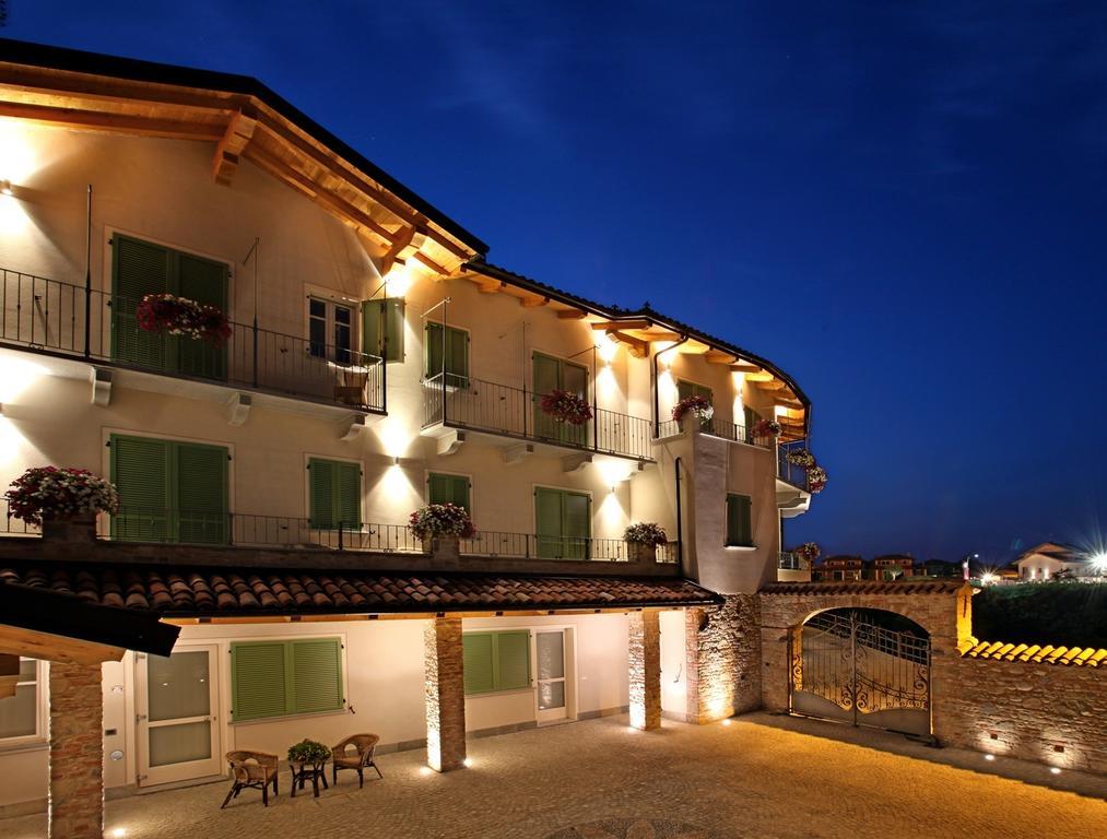 Carrù La Rocca Bed & Breakfast エクステリア 写真