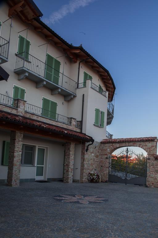 Carrù La Rocca Bed & Breakfast エクステリア 写真
