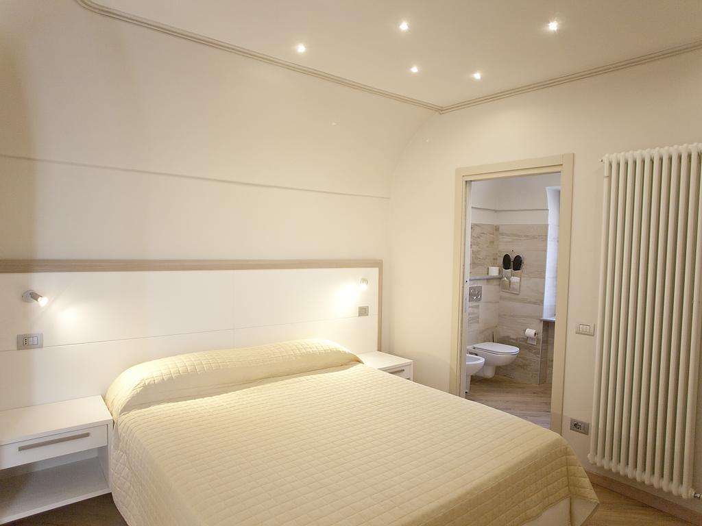 Carrù La Rocca Bed & Breakfast エクステリア 写真