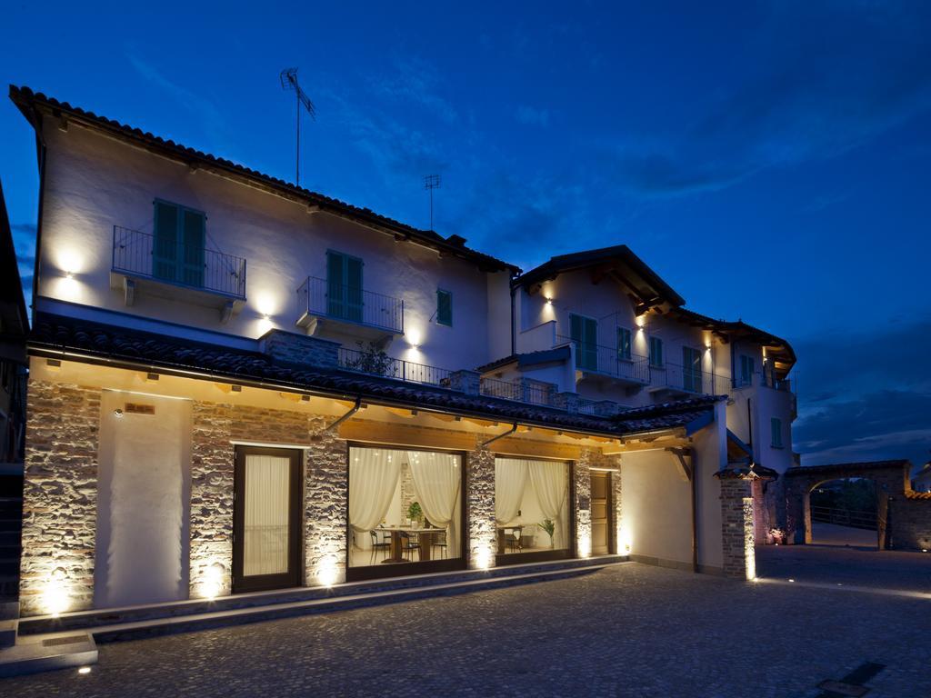 Carrù La Rocca Bed & Breakfast エクステリア 写真
